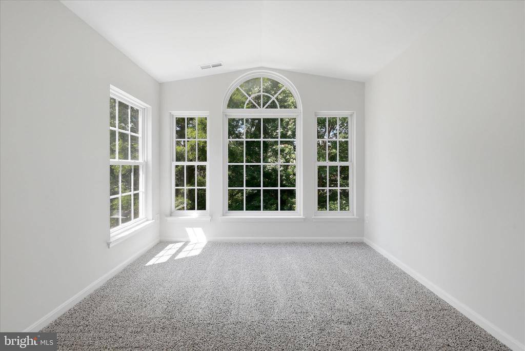 8972 Benchmark Lane, Bristow, VA 20136