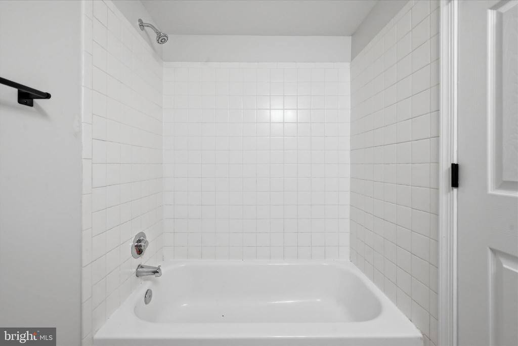 8972 Benchmark Lane, Bristow, VA 20136