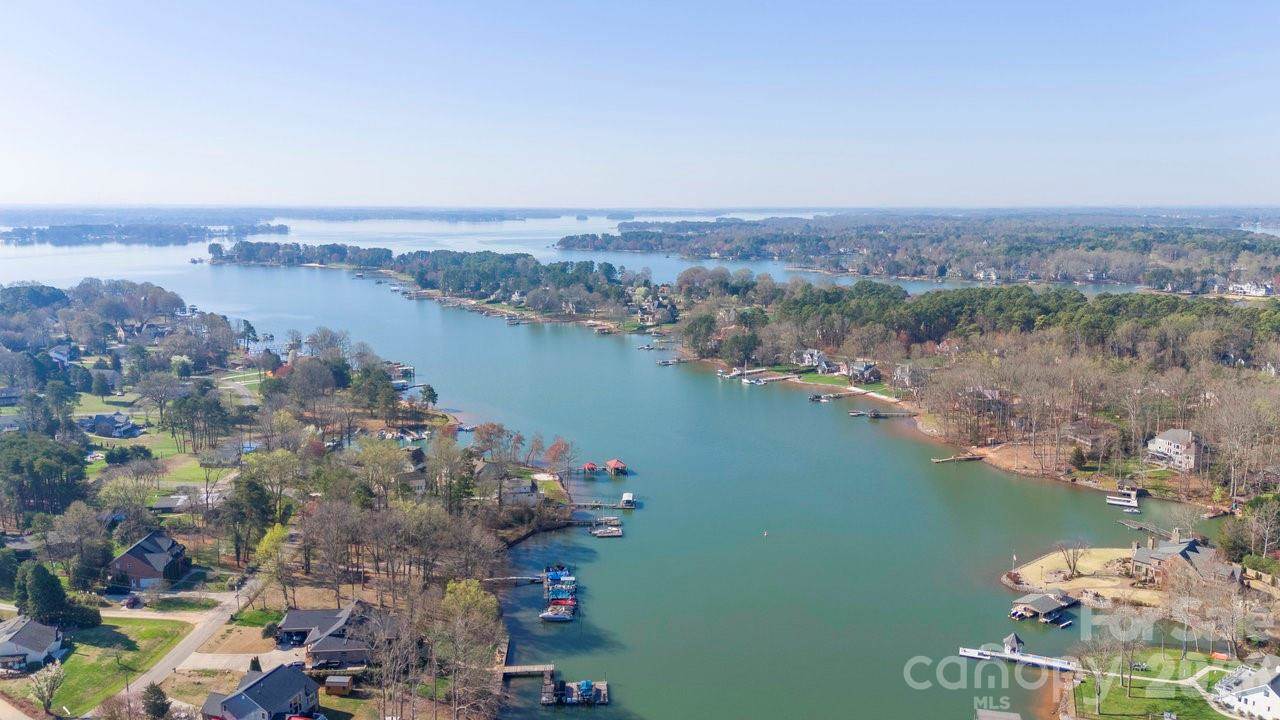141 Bluewing Lane, Mooresville, NC 28117