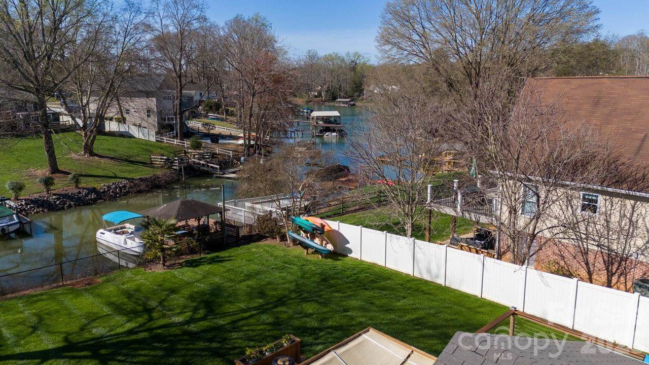 141 Bluewing Lane, Mooresville, NC 28117