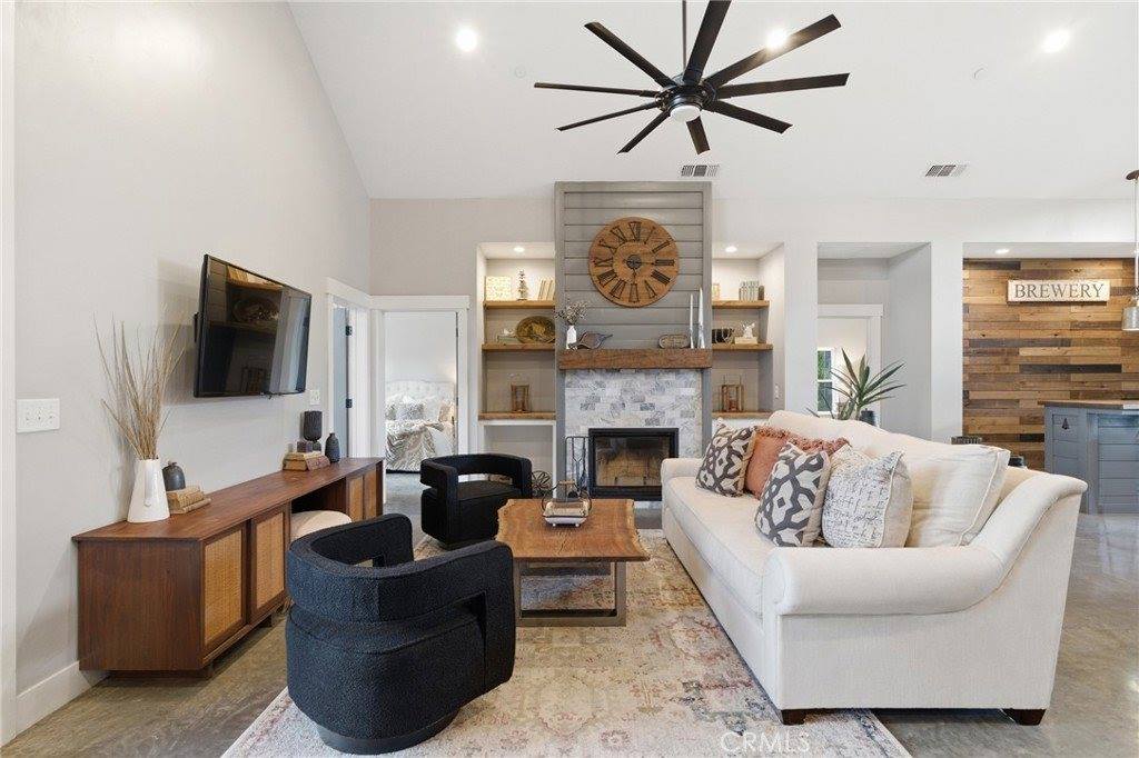 3016 Grape Way, Chico, CA 95973
