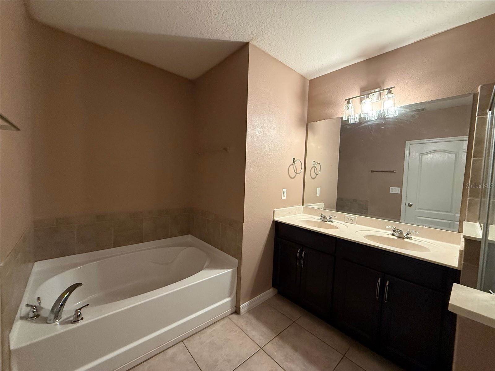 5909 Windsong Oak Drive, Leesburg, FL 34748
