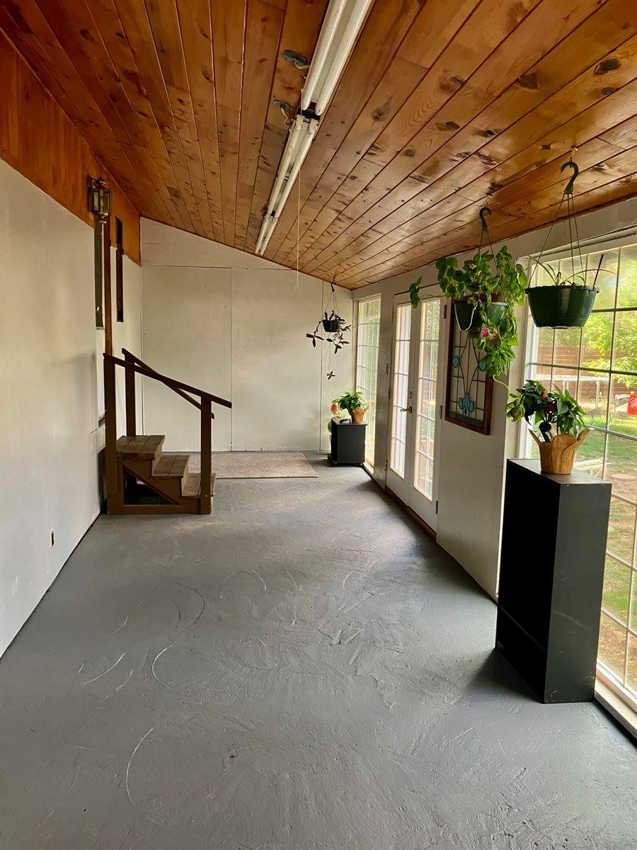 8720 Highway 238, Jacksonville, OR 97530