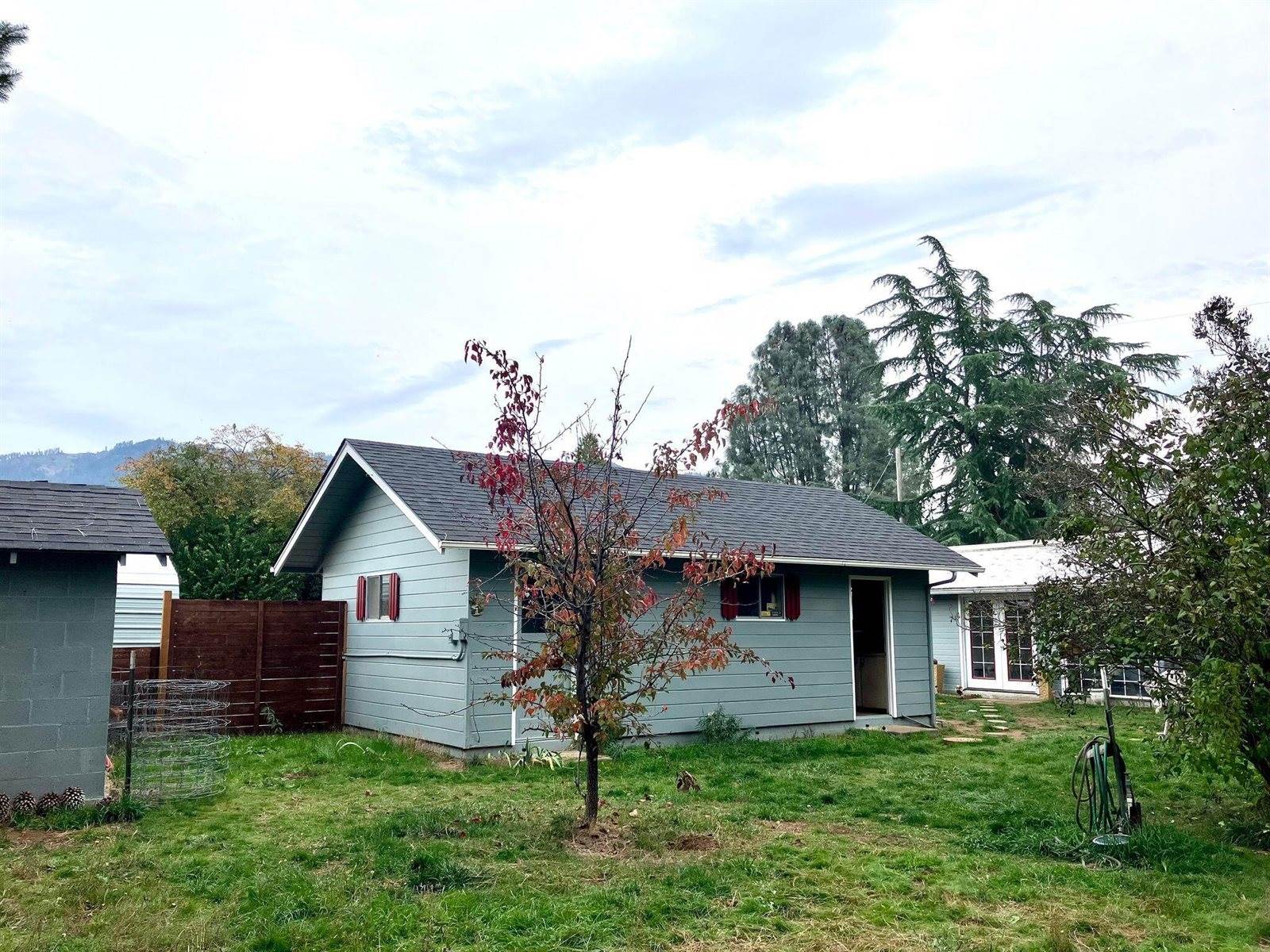8720 Highway 238, Jacksonville, OR 97530