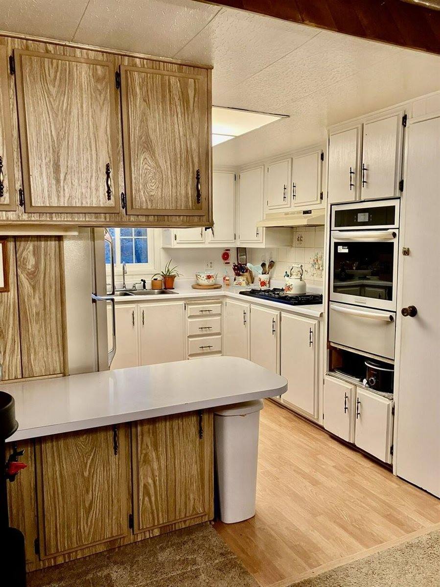 8720 Highway 238, Jacksonville, OR 97530