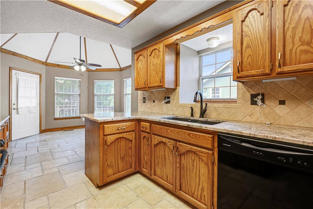 1200 NE Colleen Drive, Lee's Summit, MO 64086