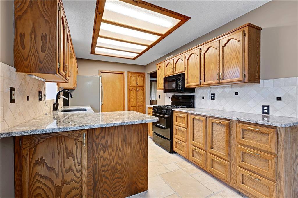 1200 NE Colleen Drive, Lee's Summit, MO 64086