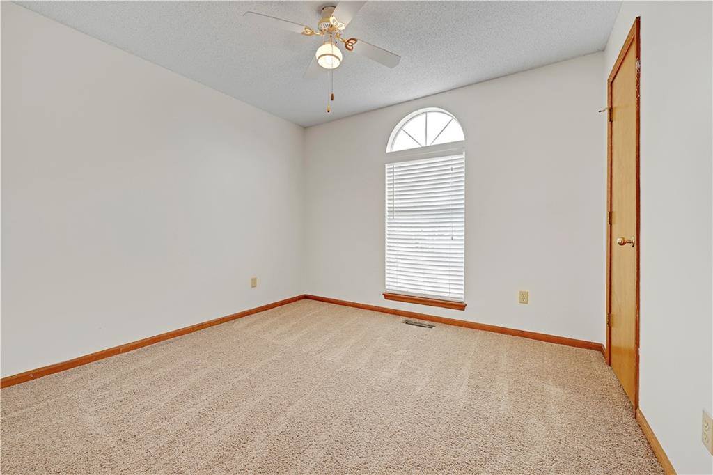 1200 NE Colleen Drive, Lee's Summit, MO 64086