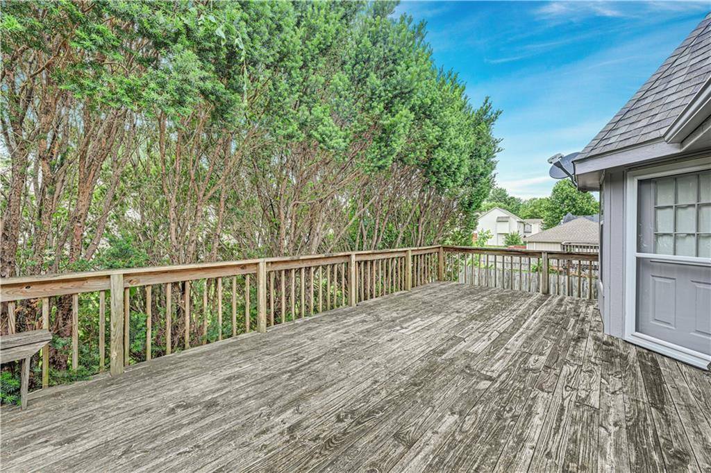 1200 NE Colleen Drive, Lee's Summit, MO 64086