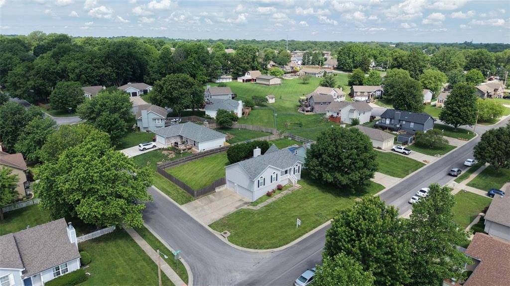 1200 NE Colleen Drive, Lee's Summit, MO 64086