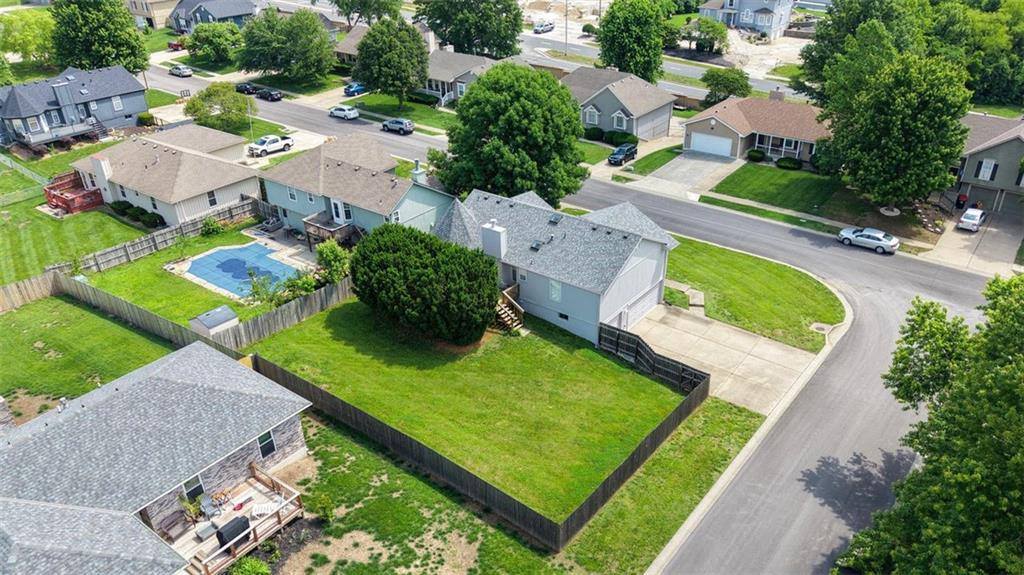 1200 NE Colleen Drive, Lee's Summit, MO 64086