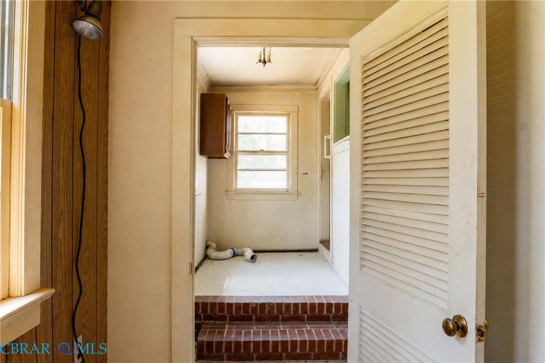 9147 Farys Mill Road, Gloucester, VA 23061