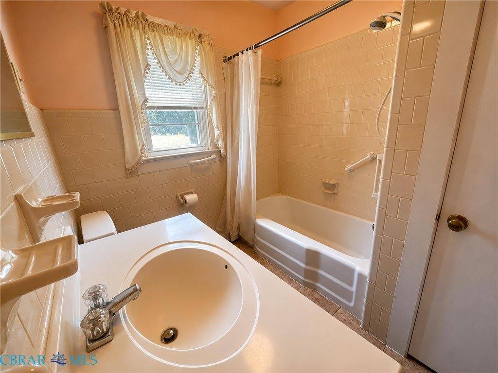 9147 Farys Mill Road, Gloucester, VA 23061