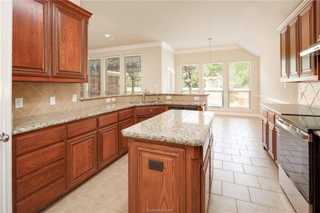 2481 Newark Circle, College Station, TX 77845