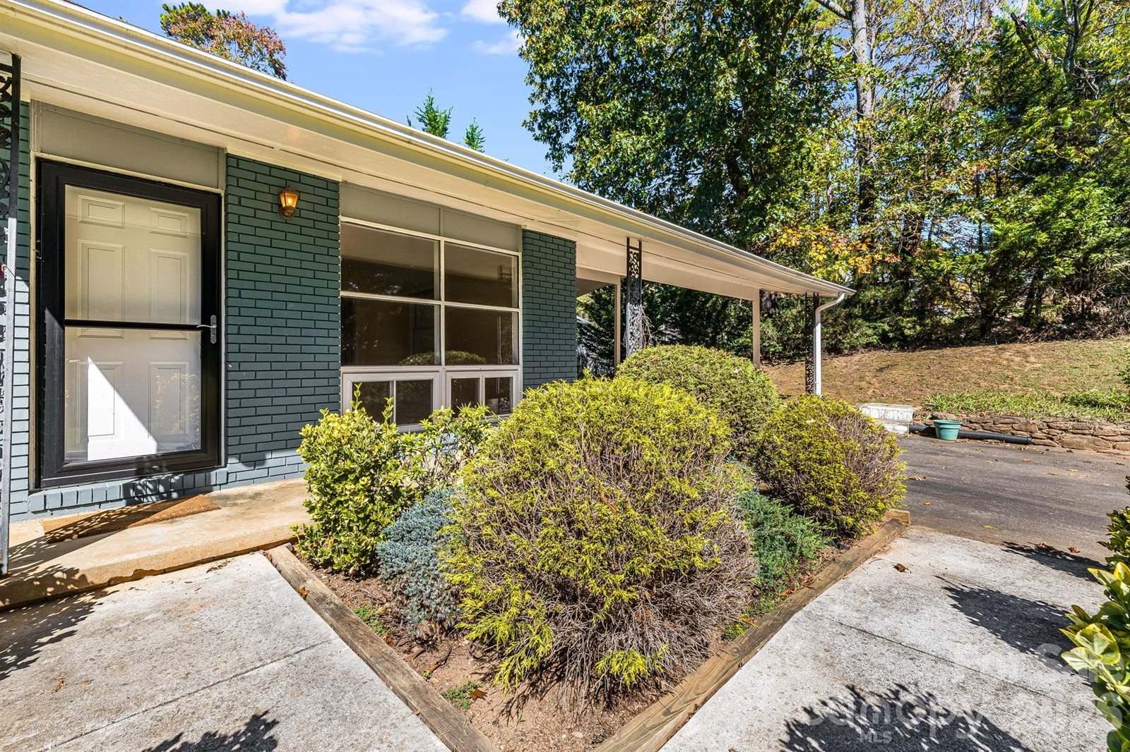 26 Elkmont Drive, Asheville, NC 28804
