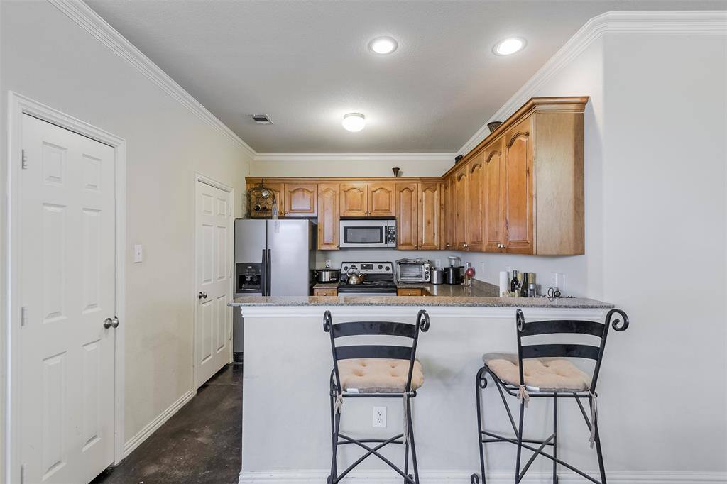 714 North Center Street, Arlington, TX 76011