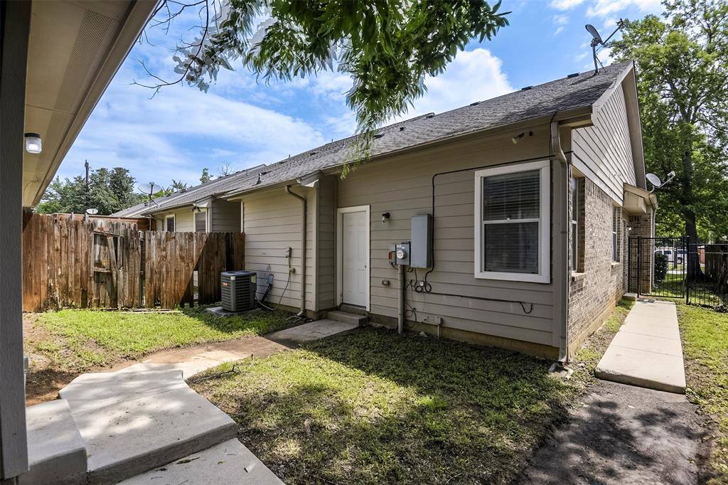 714 North Center Street, Arlington, TX 76011
