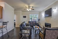 714 North Center Street, Arlington, TX 76011