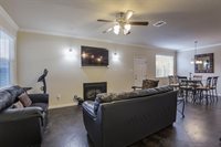 714 North Center Street, Arlington, TX 76011