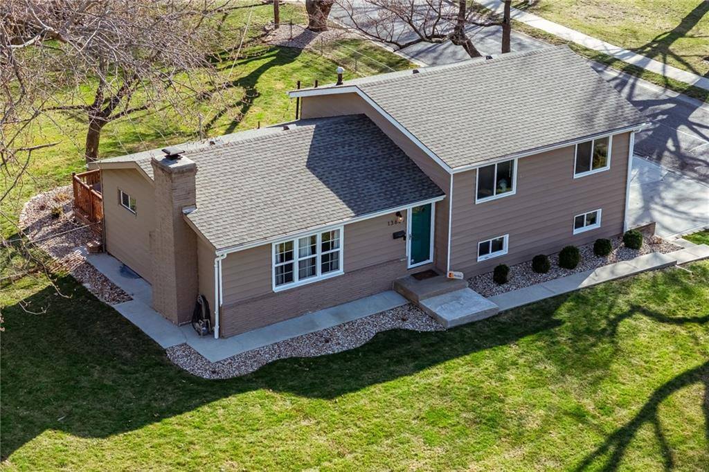 13621 West 90th Place, Lenexa, KS 66206