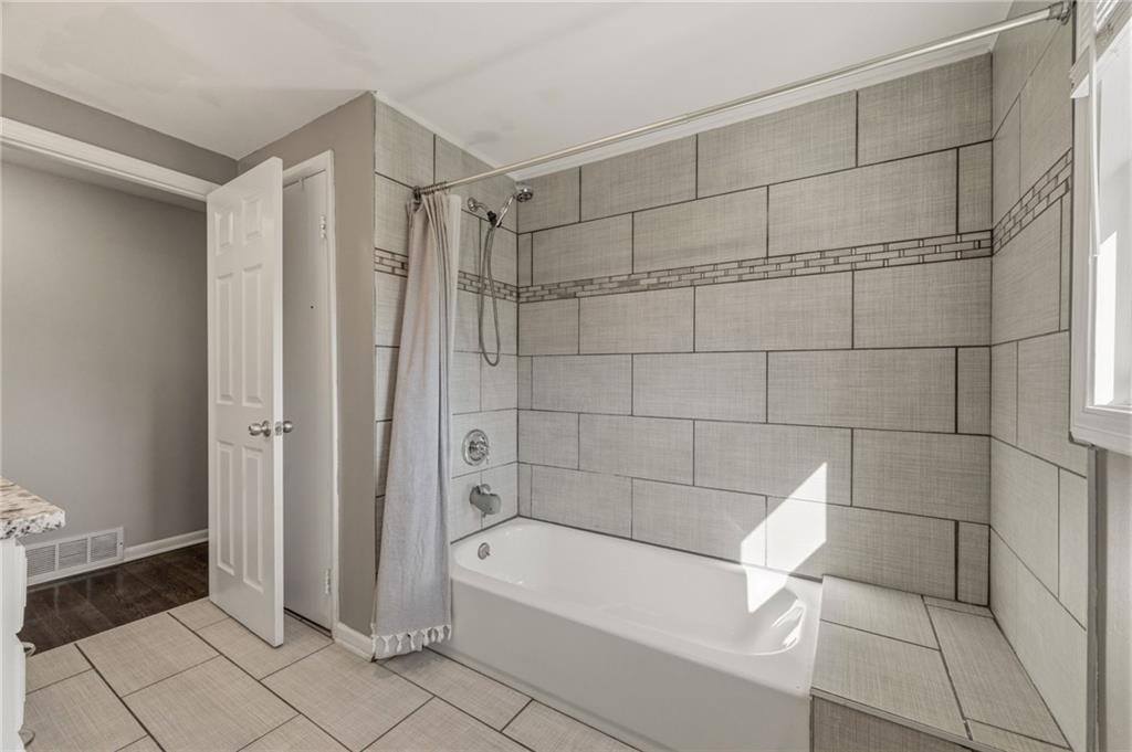 13621 West 90th Place, Lenexa, KS 66206