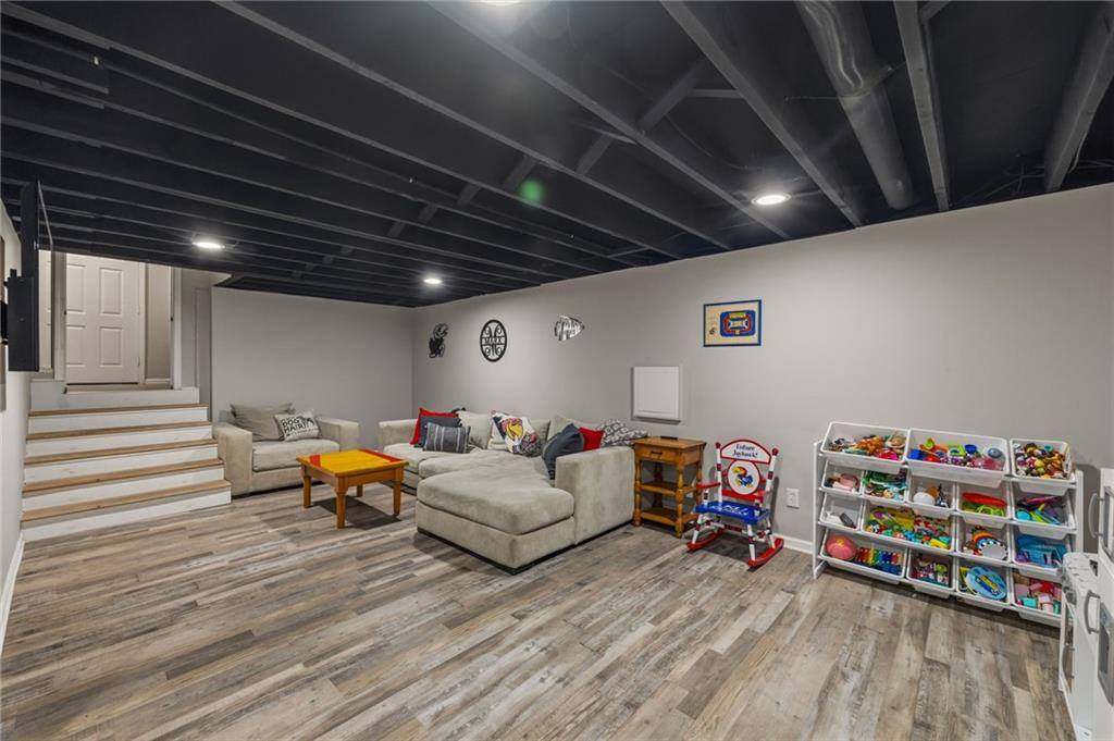13621 West 90th Place, Lenexa, KS 66206