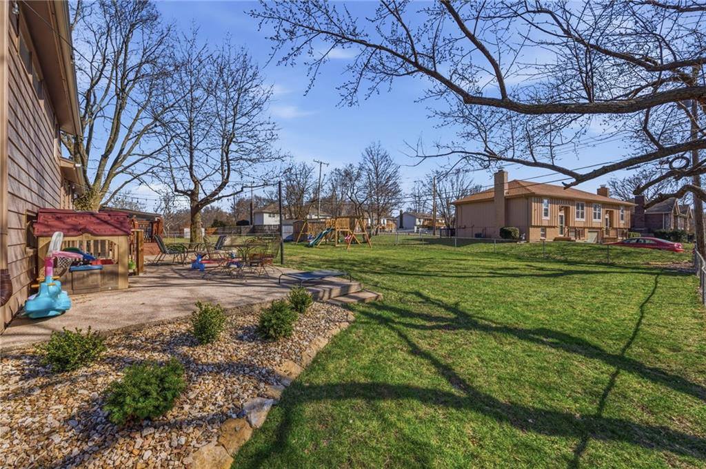 13621 West 90th Place, Lenexa, KS 66206