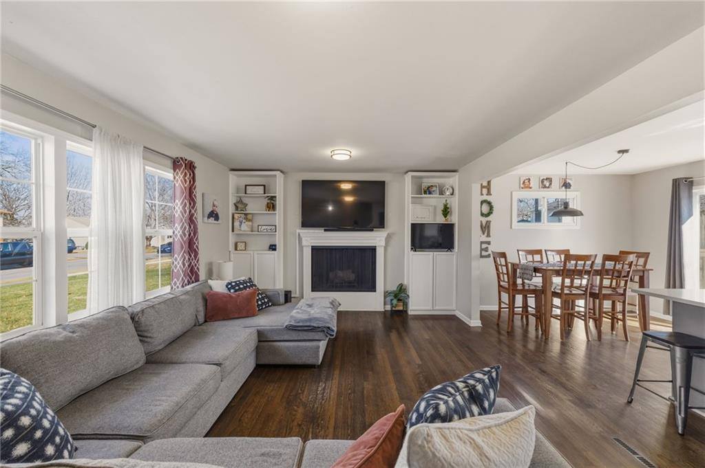 13621 West 90th Place, Lenexa, KS 66206