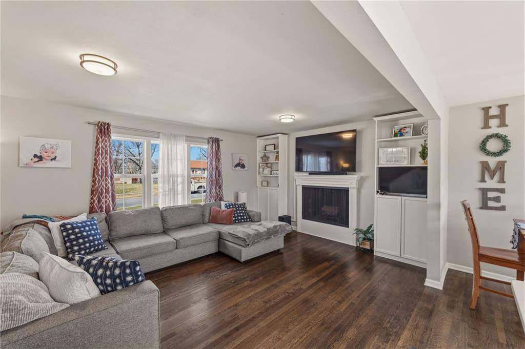 13621 West 90th Place, Lenexa, KS 66206