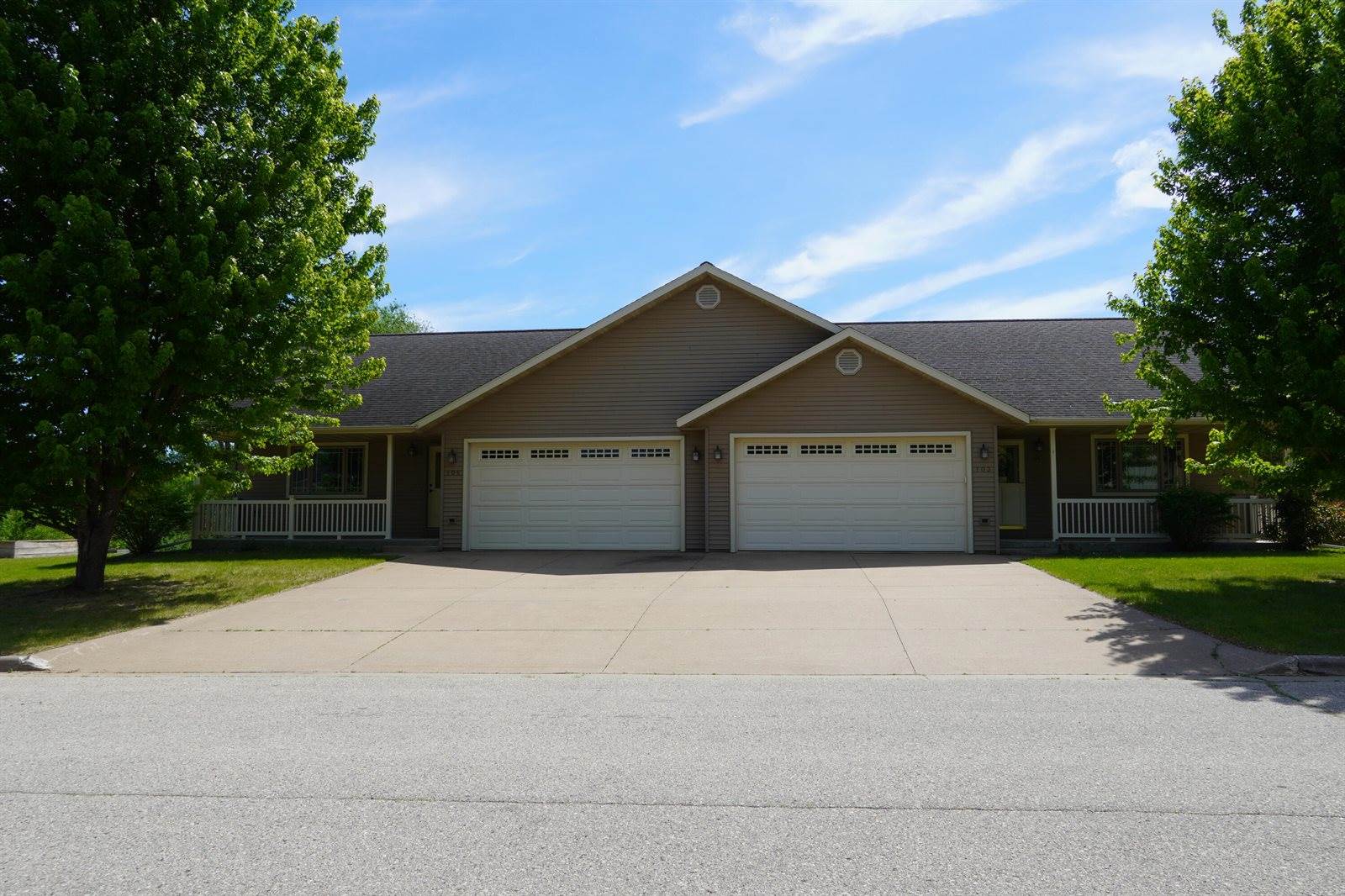 103 Sand Lake Ct, Stoddard, WI 54658