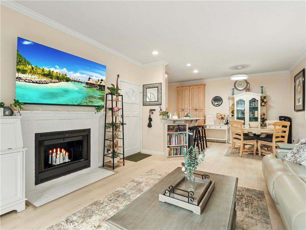 2396 Pleasant Way, Thousand Oaks, CA 91362