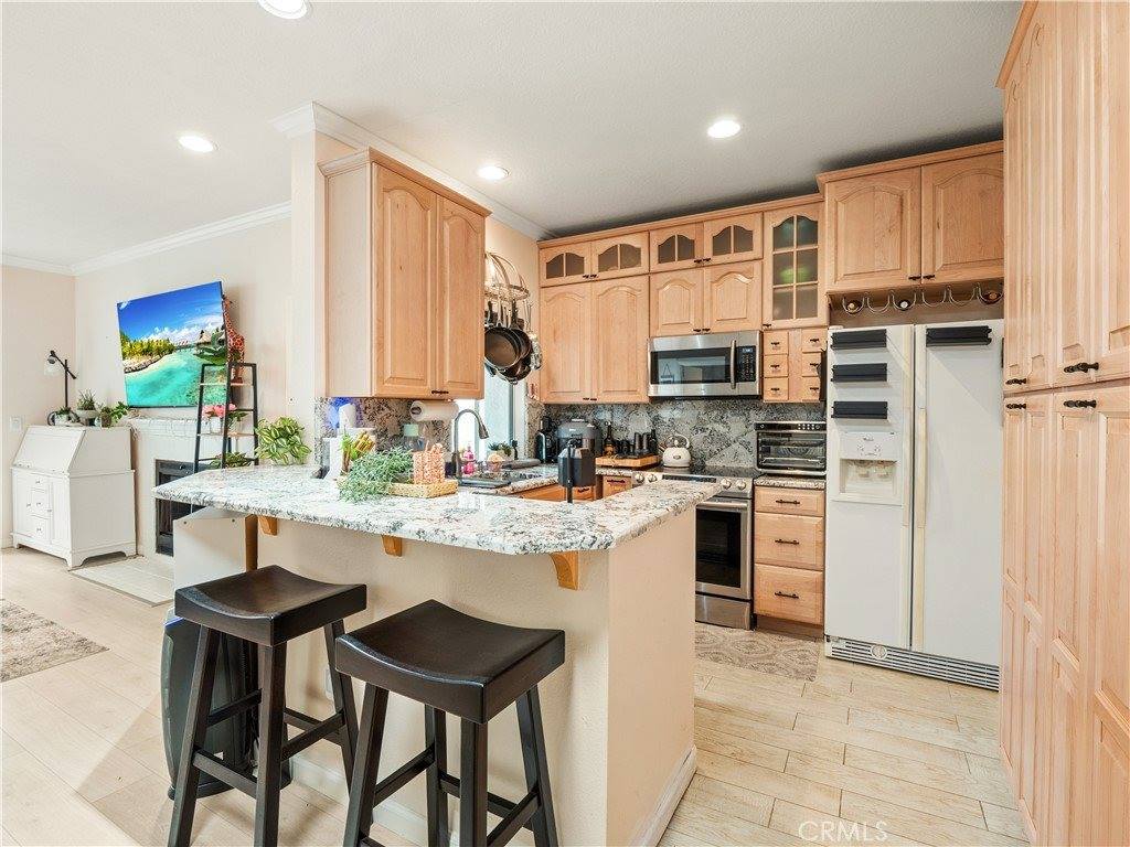 2396 Pleasant Way, Thousand Oaks, CA 91362