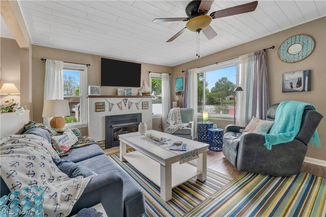 27233 Lake Point Drive, Beloit, OH 44609