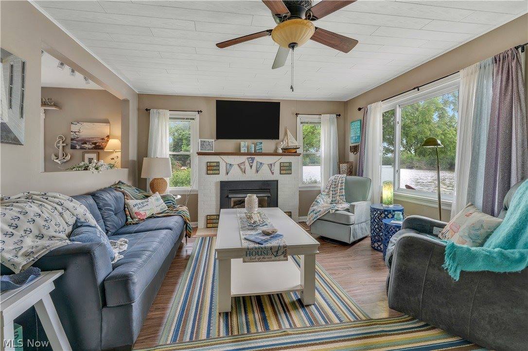27233 Lake Point Drive, Beloit, OH 44609
