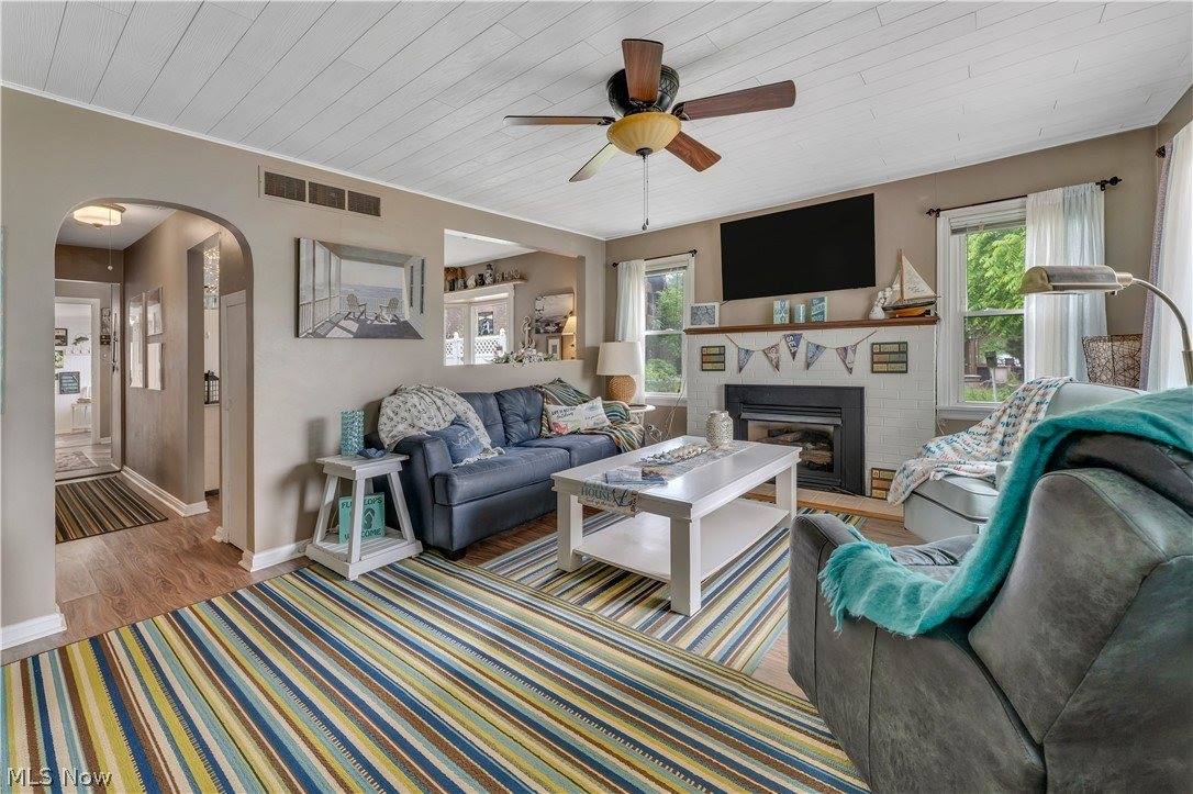 27233 Lake Point Drive, Beloit, OH 44609