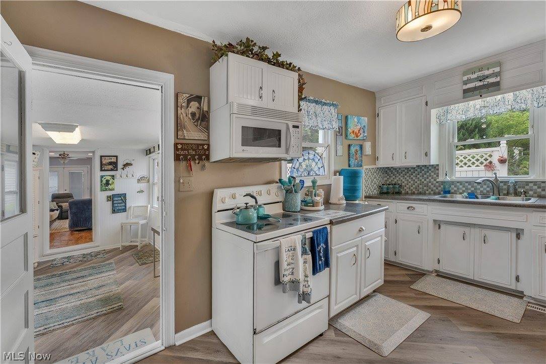 27233 Lake Point Drive, Beloit, OH 44609