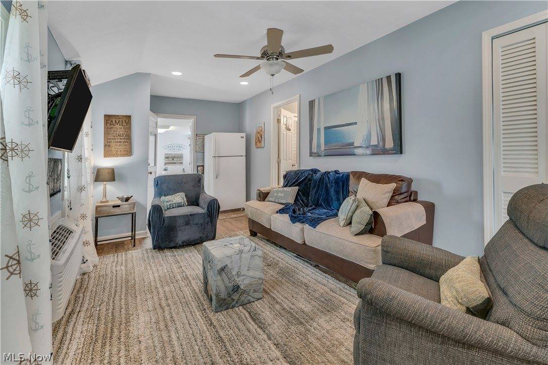 27233 Lake Point Drive, Beloit, OH 44609