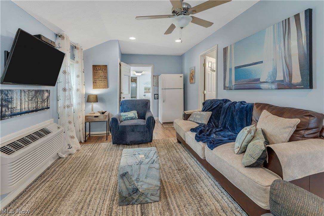 27233 Lake Point Drive, Beloit, OH 44609