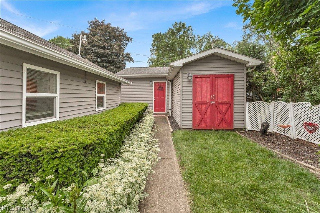 27233 Lake Point Drive, Beloit, OH 44609