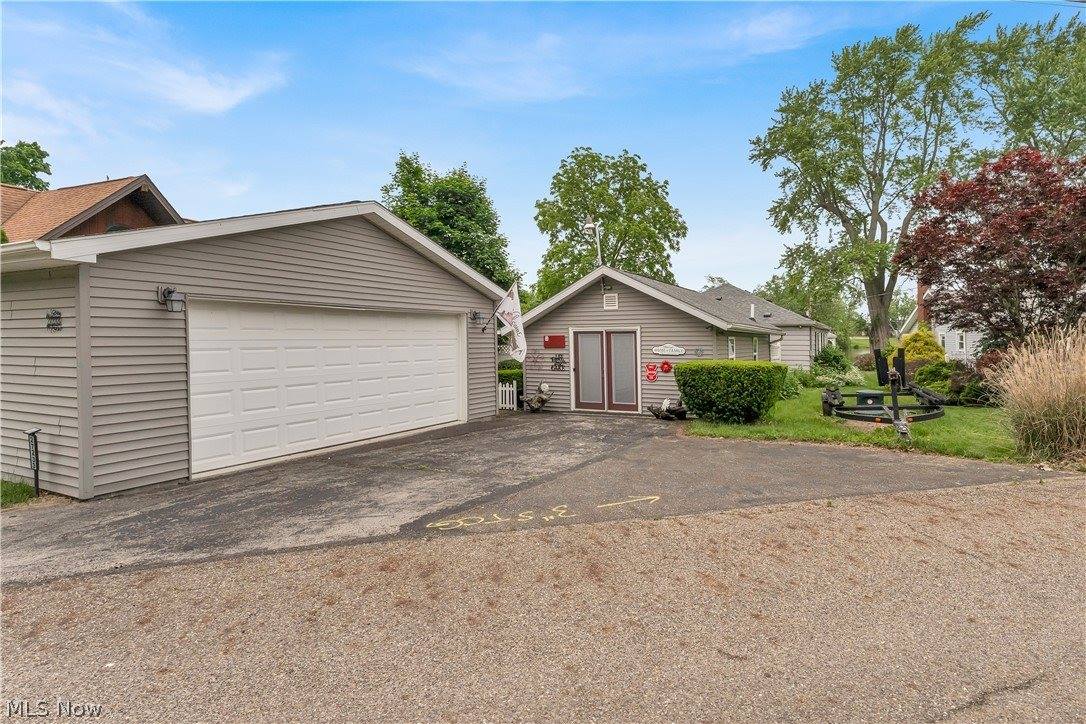 27233 Lake Point Drive, Beloit, OH 44609