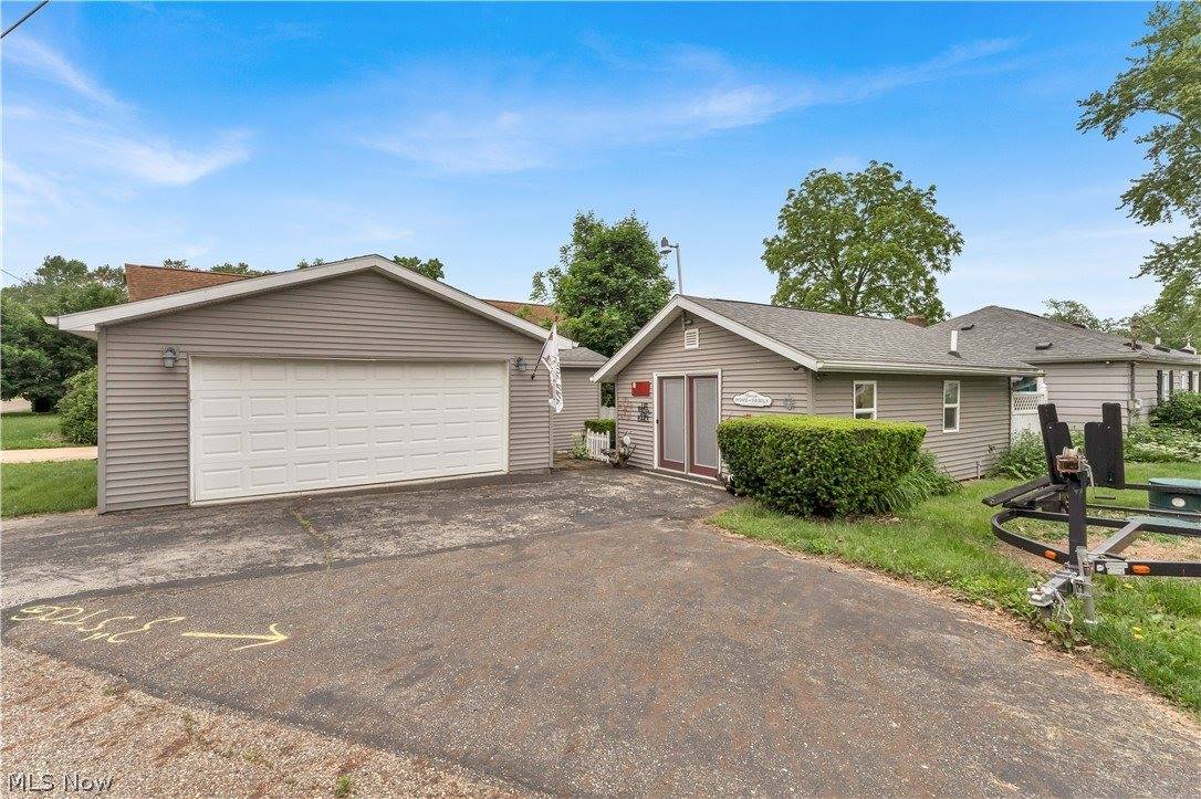 27233 Lake Point Drive, Beloit, OH 44609