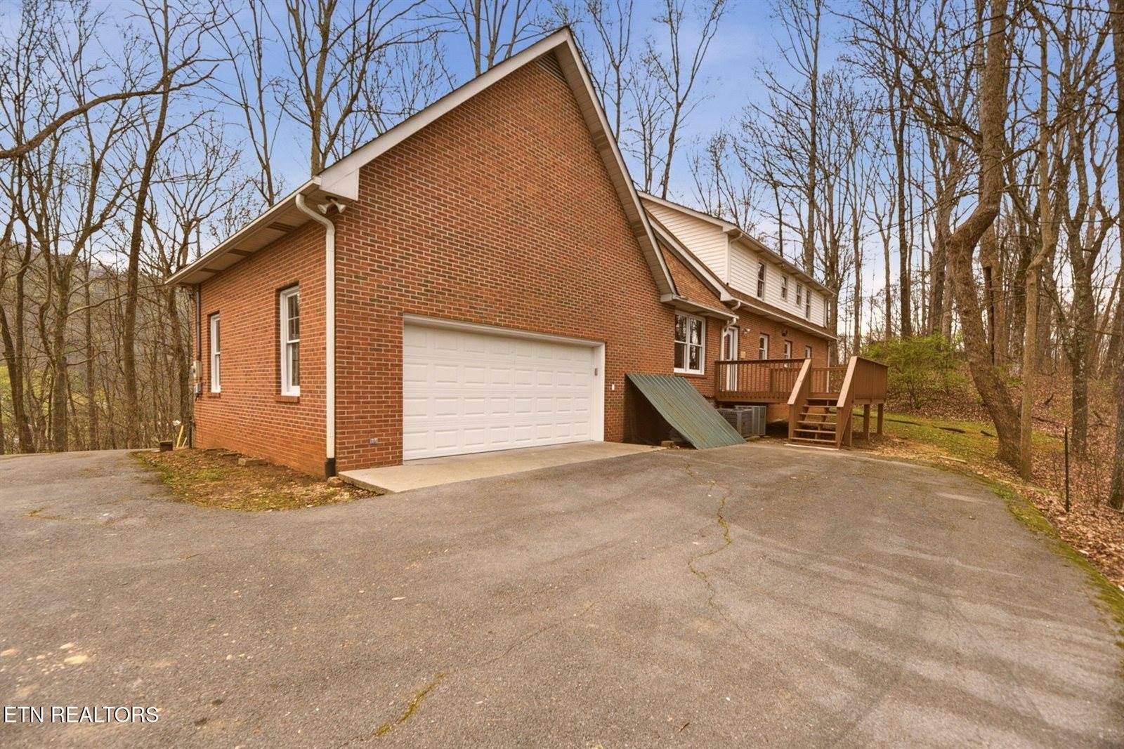 207 Strader Rd, Powell, TN 37849