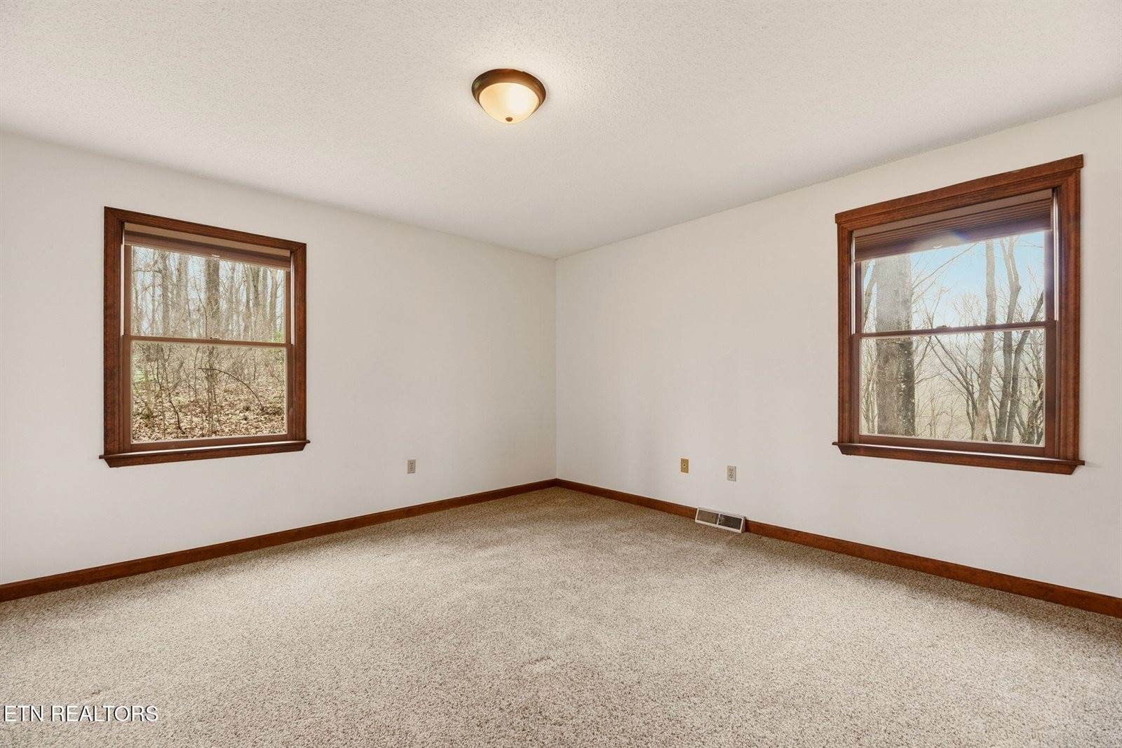 207 Strader Rd, Powell, TN 37849