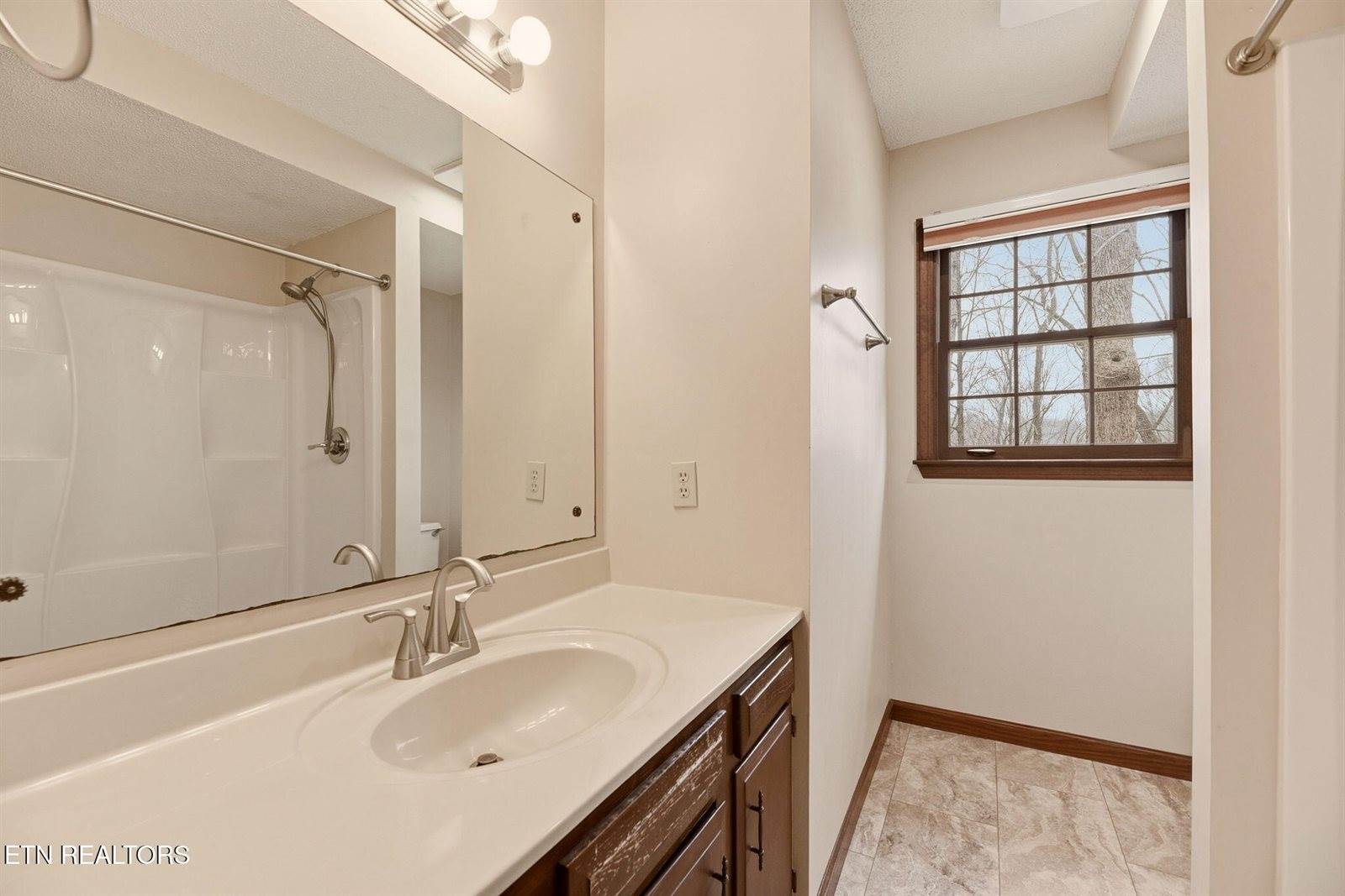 207 Strader Rd, Powell, TN 37849