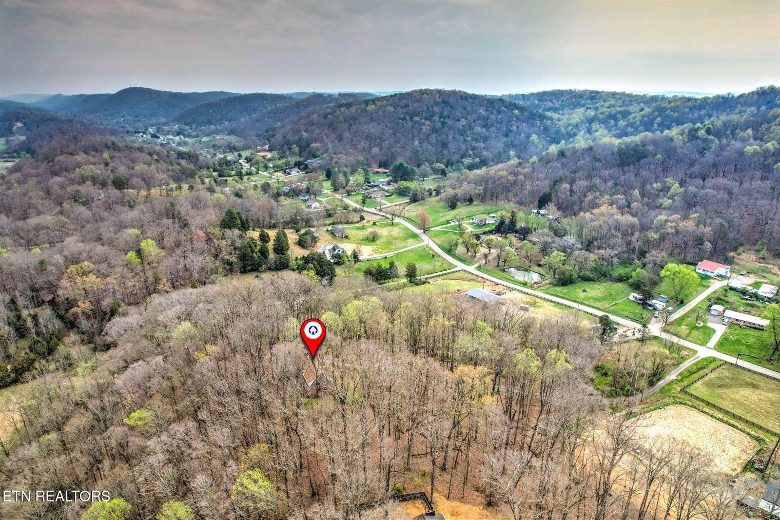 207 Strader Rd, Powell, TN 37849