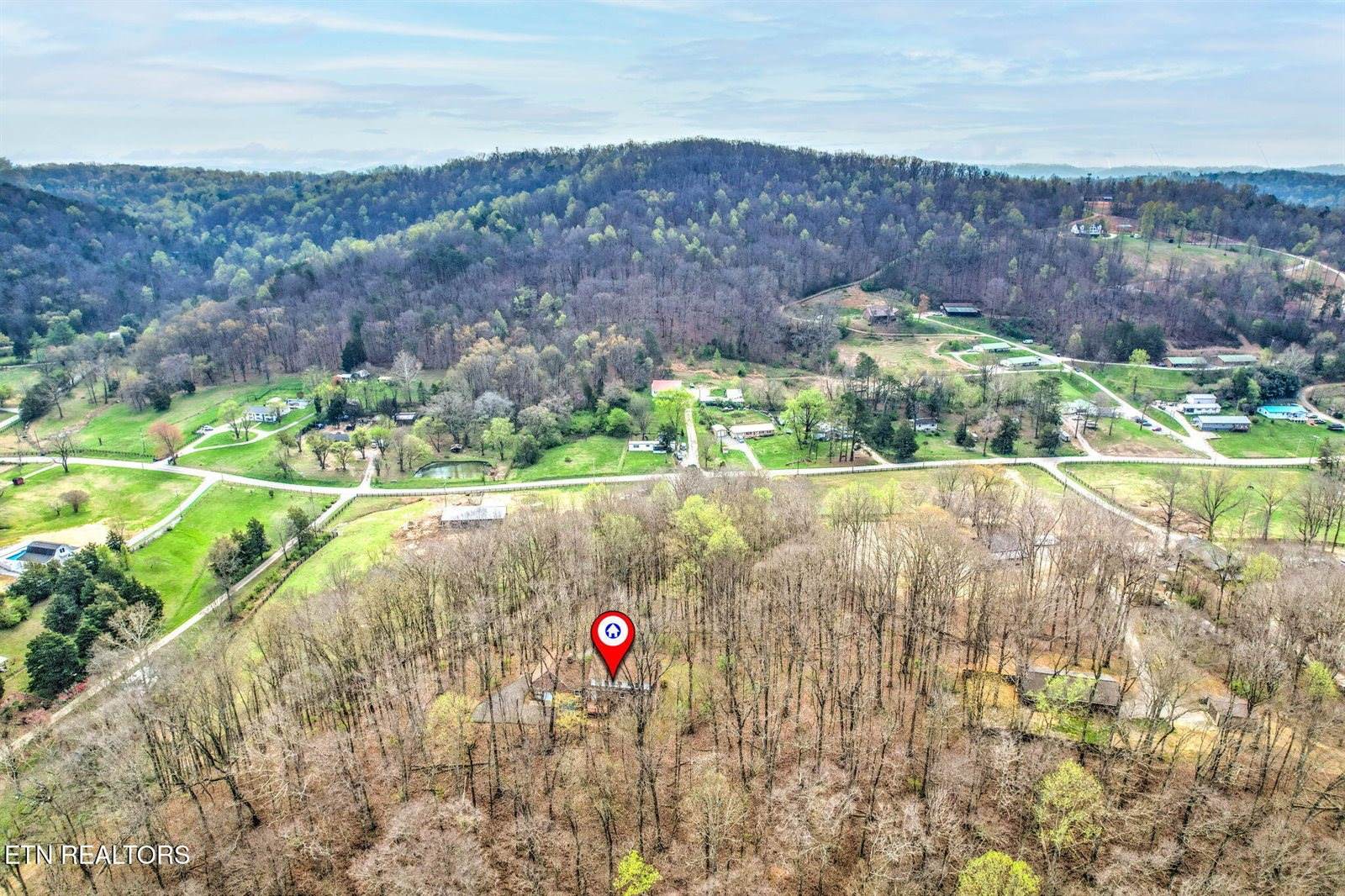 207 Strader Rd, Powell, TN 37849