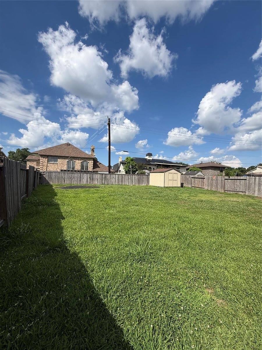 3042 Specklebelly Drive, Baytown, TX 77521