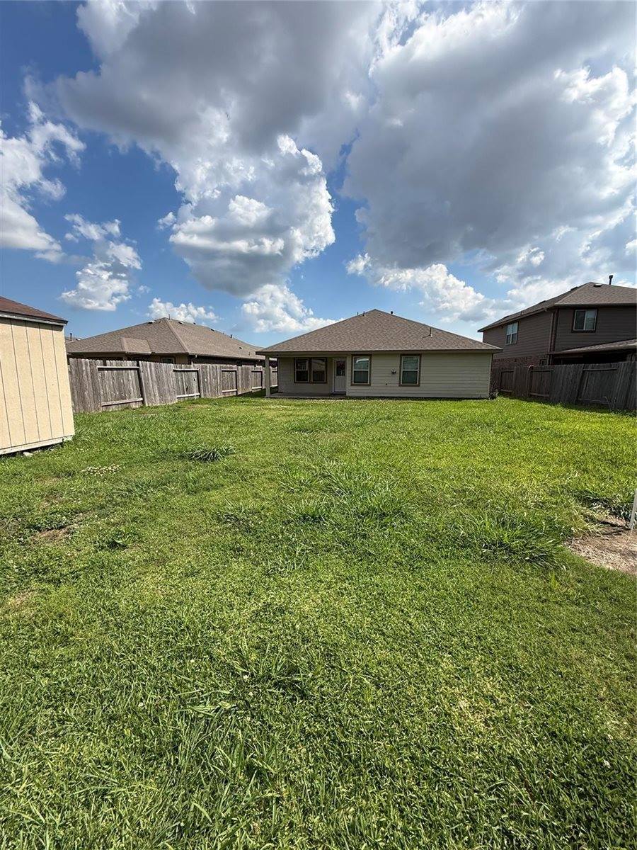 3042 Specklebelly Drive, Baytown, TX 77521