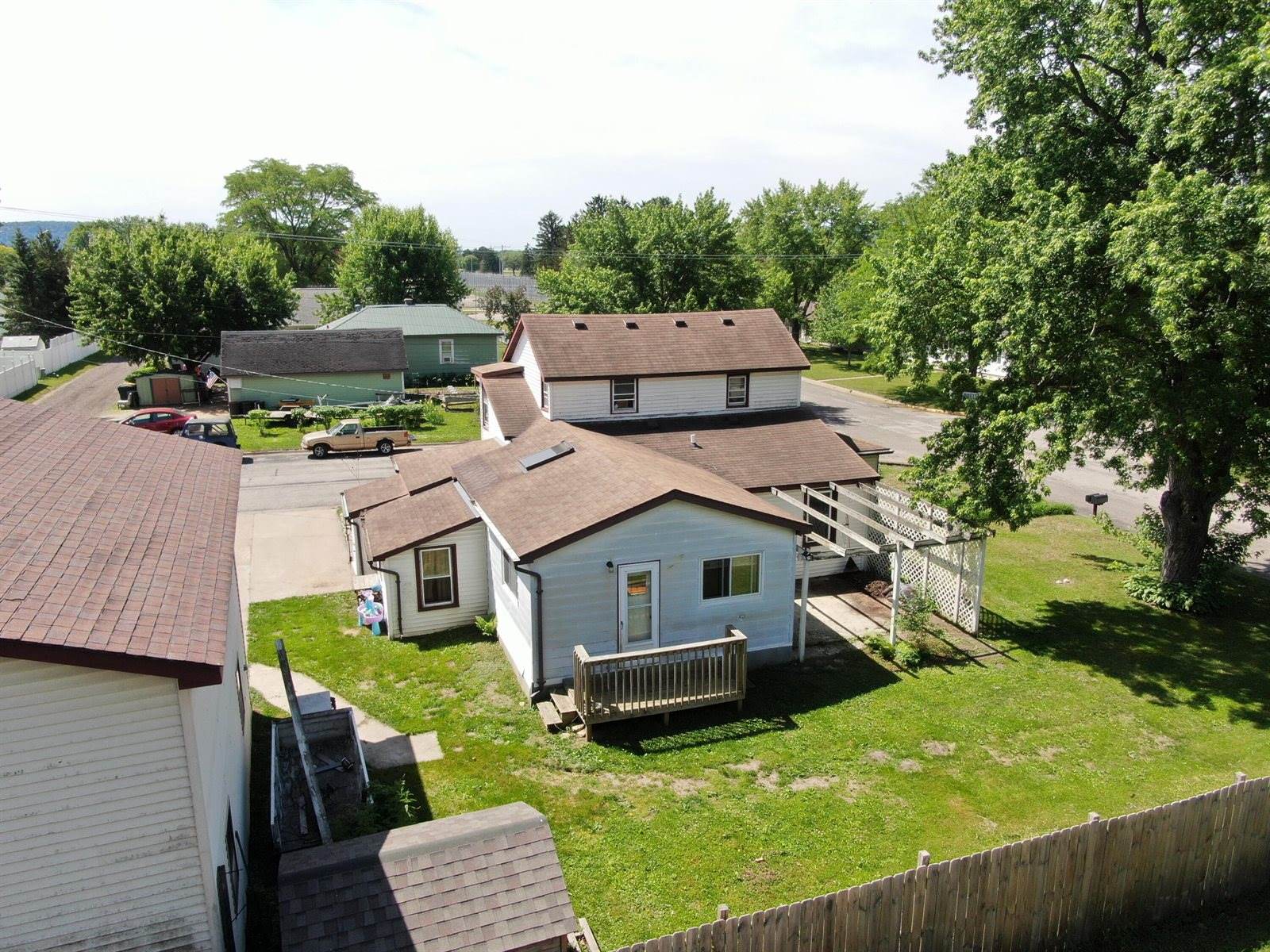 1222 South Wacouta Ave, Prairie Du Chien, WI 53821