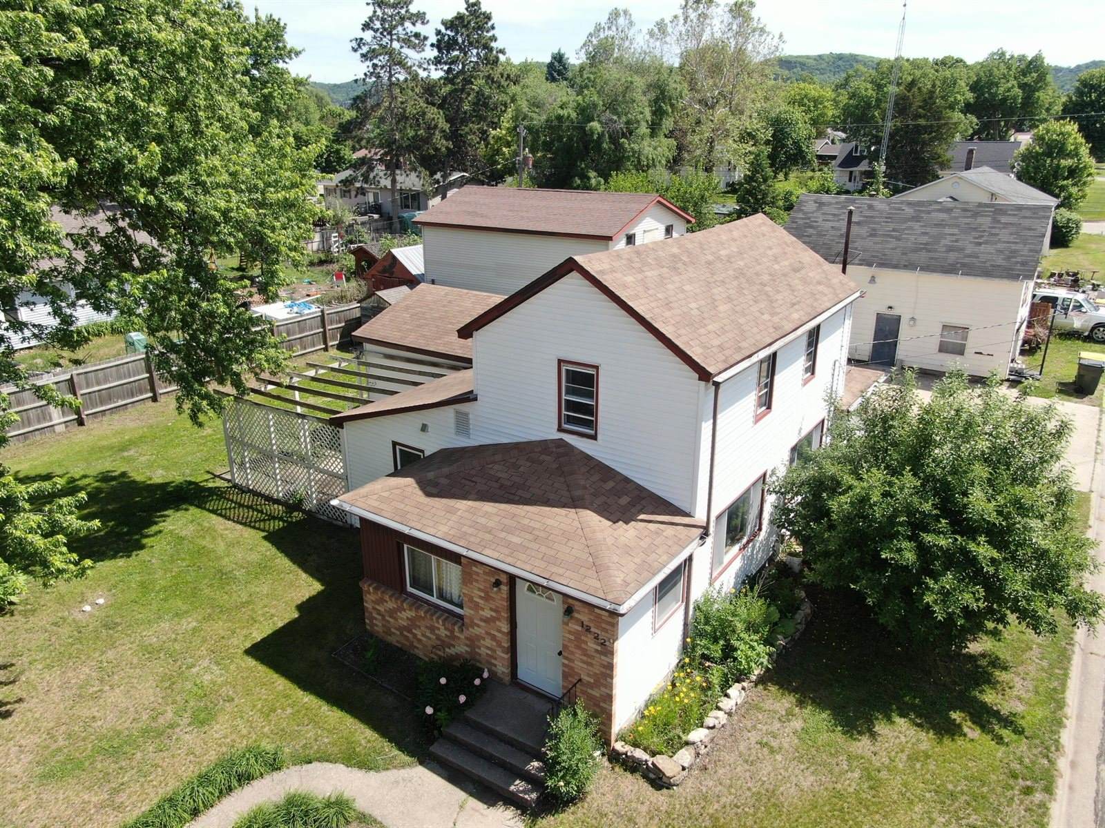 1222 South Wacouta Ave, Prairie Du Chien, WI 53821